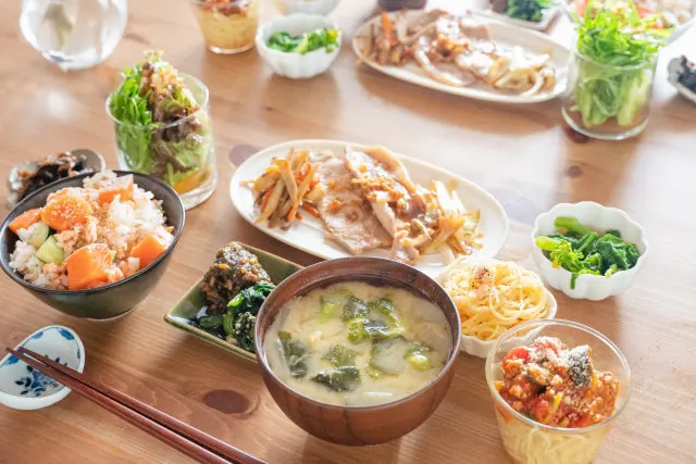 栄養バランスのとれた和食の食事例
